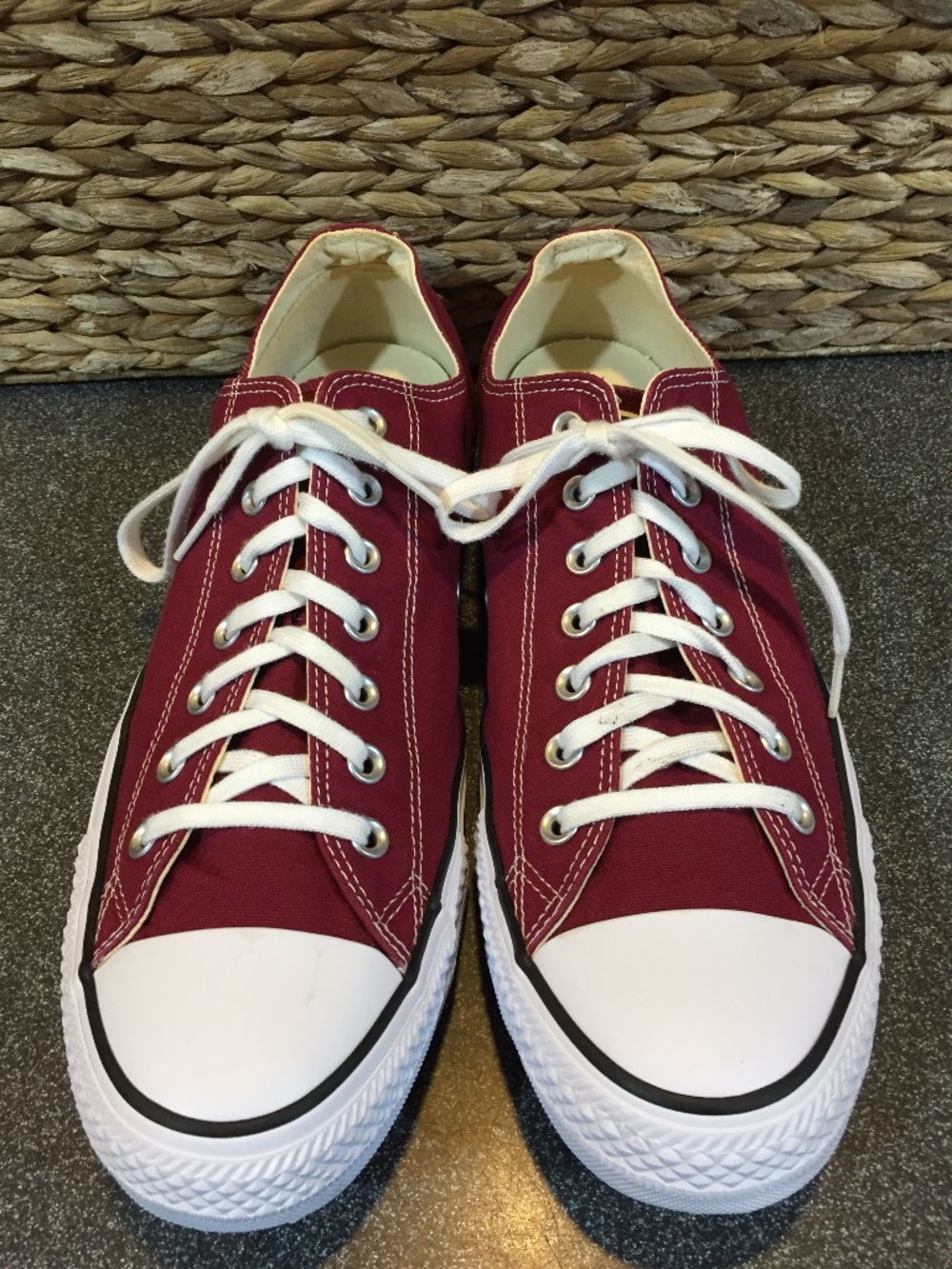 Men's Low-Top Canvas Sneakers in Burgundy